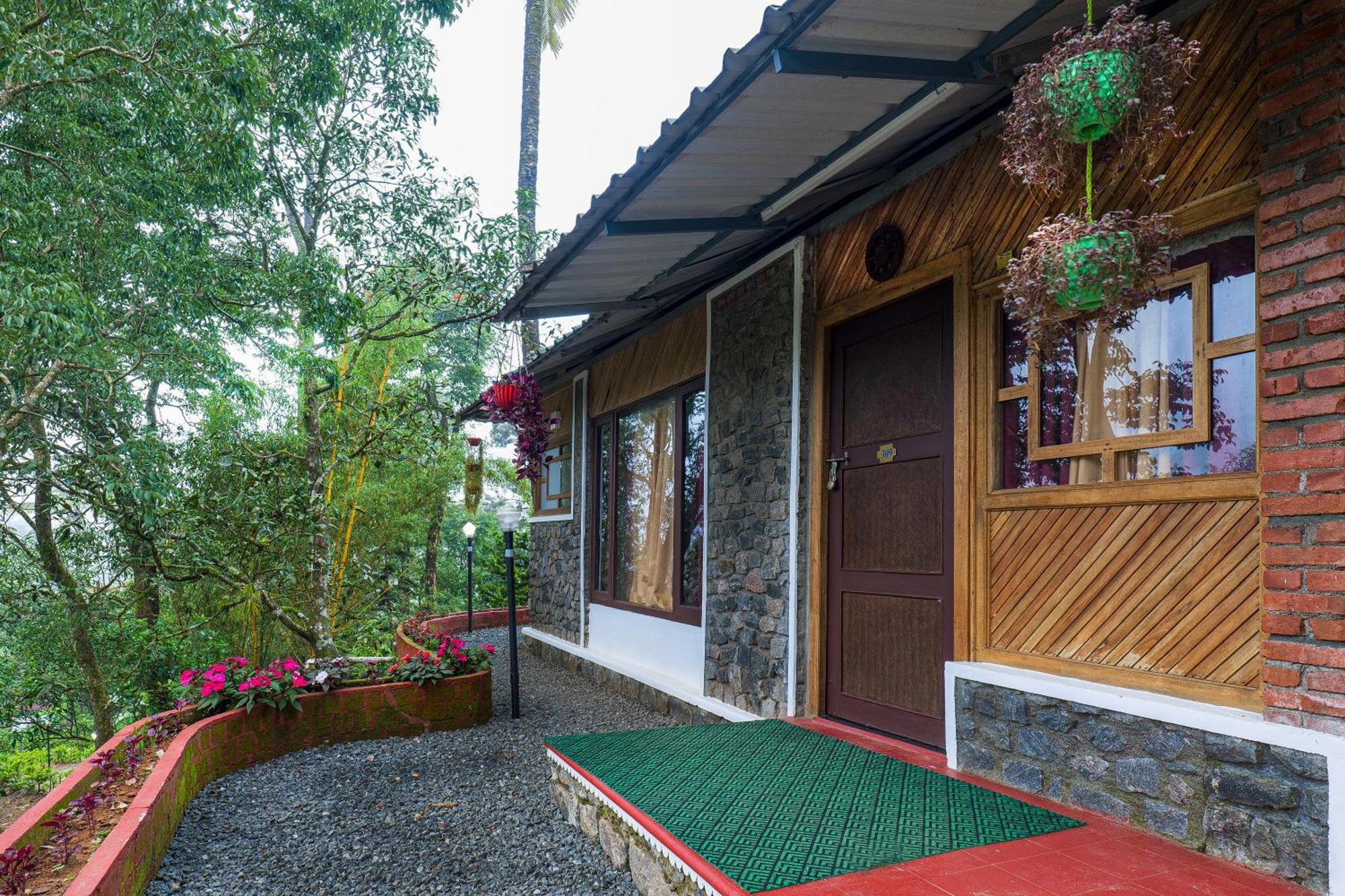 Hotel Exotica Holidays Viripara Esterno foto
