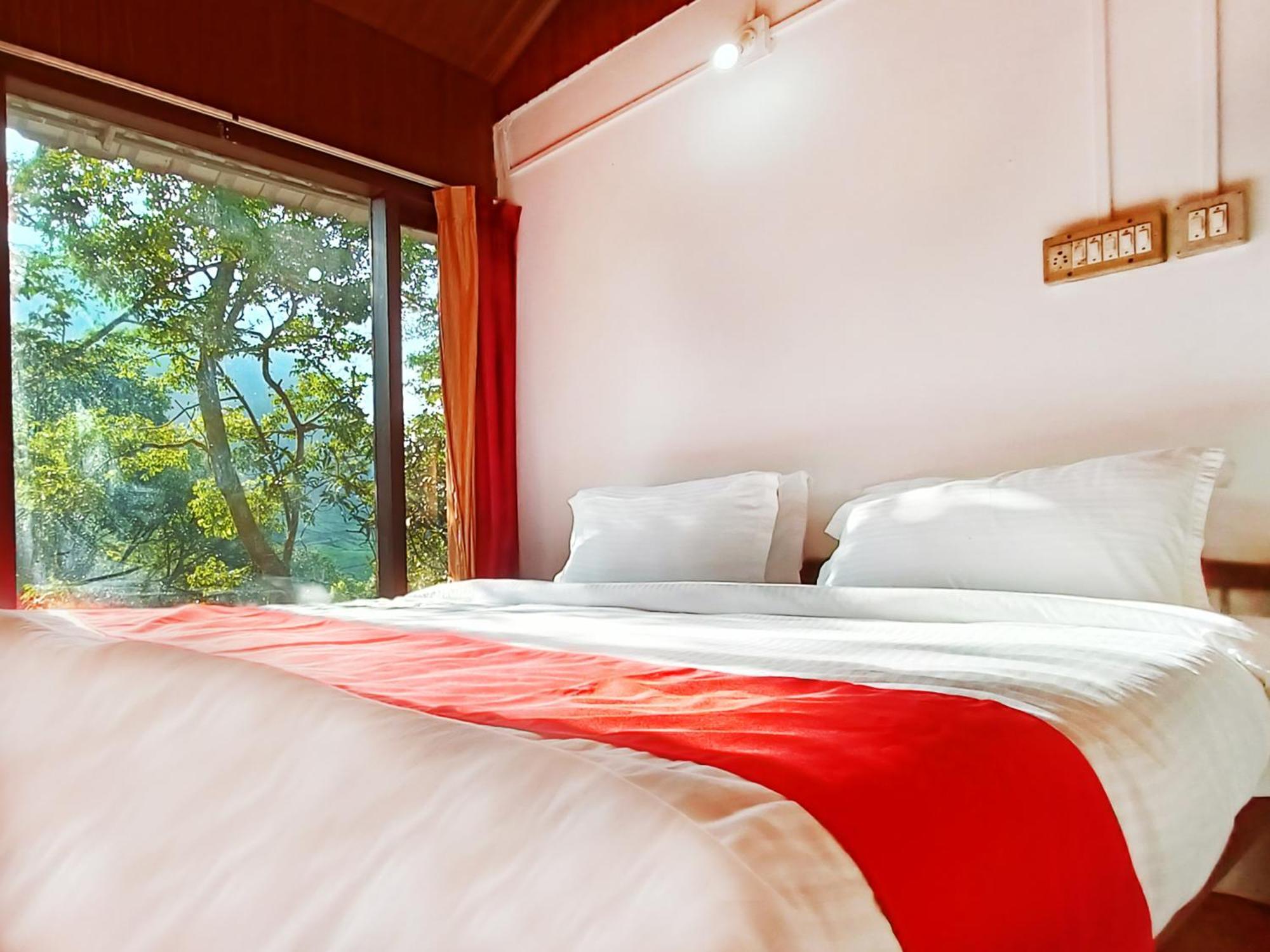 Hotel Exotica Holidays Viripara Esterno foto
